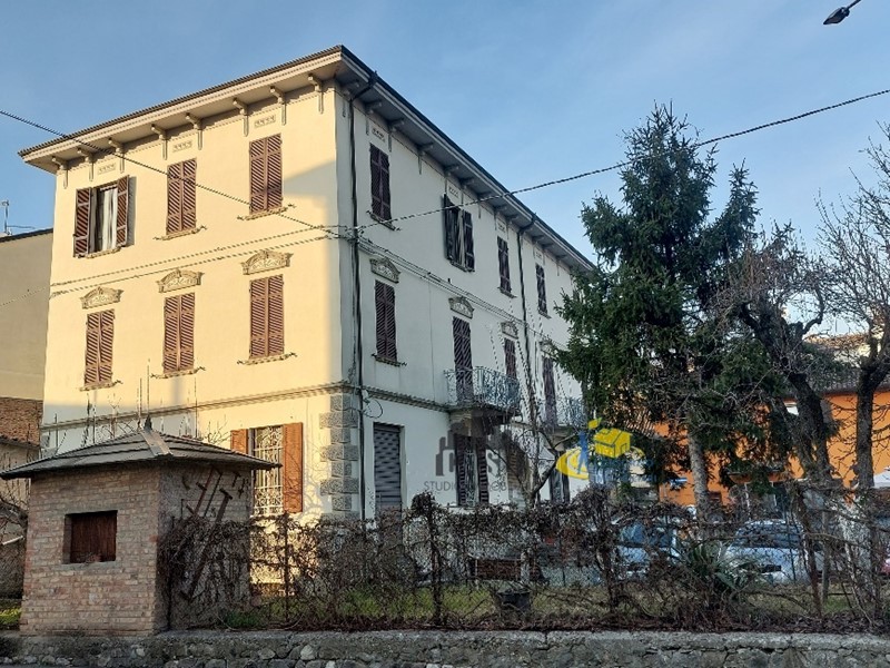 Quadrilocale in Vendita a Solignano, 70'000&euro;, 126 m²