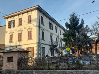 Quadrilocale in Vendita a Solignano, 70'000&euro;, 126 m²