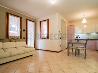 Appartamento in Vendita a Bolzano Vicentino, 175'000&euro;, 101 m², con Box