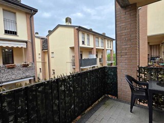 Trilocale in Vendita a Parma, zona Viarolo, 128'000&euro;, 63 m², con Box