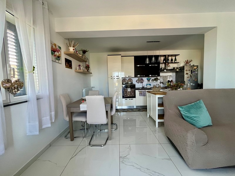 Trilocale in Affitto a Misterbianco, zona Ficarelli-Feudotto, 600&euro;, 90 m²