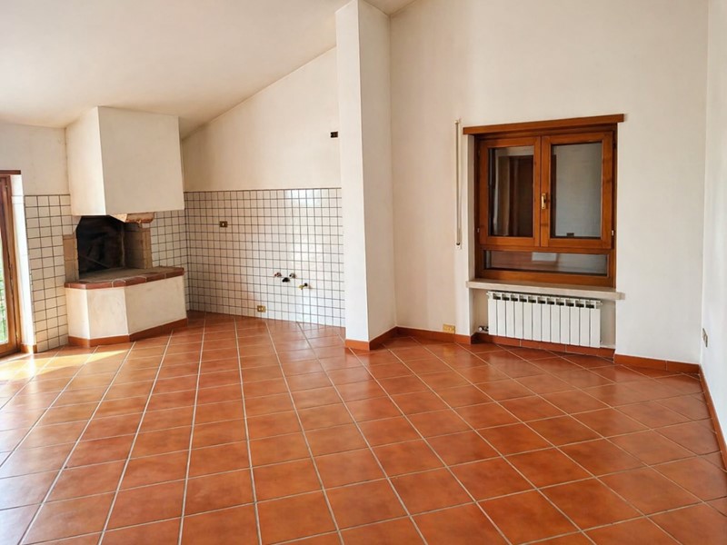 Quadrilocale in Vendita a Vestenanova, zona Bolca, 65'000&euro;, 75 m²