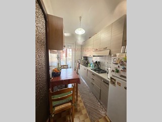 Trilocale in Vendita a Roma, zona Due Leoni, 169'000&euro;, 80 m²