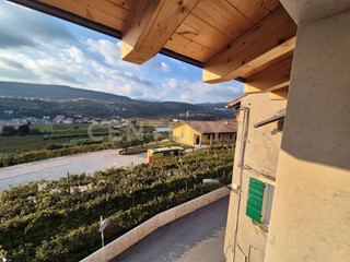 Appartamento in Vendita a Negrar di Valpolicella, 570'000&euro;, 326 m²