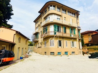 Appartamento in Vendita a Lucca, 590'000&euro;, 240 m²