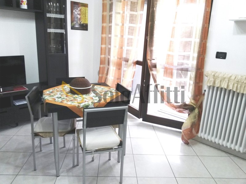 Bilocale in Affitto a Settimo Torinese, zona Borgo Nuovo, 580&euro;, 50 m², arredato, con Box