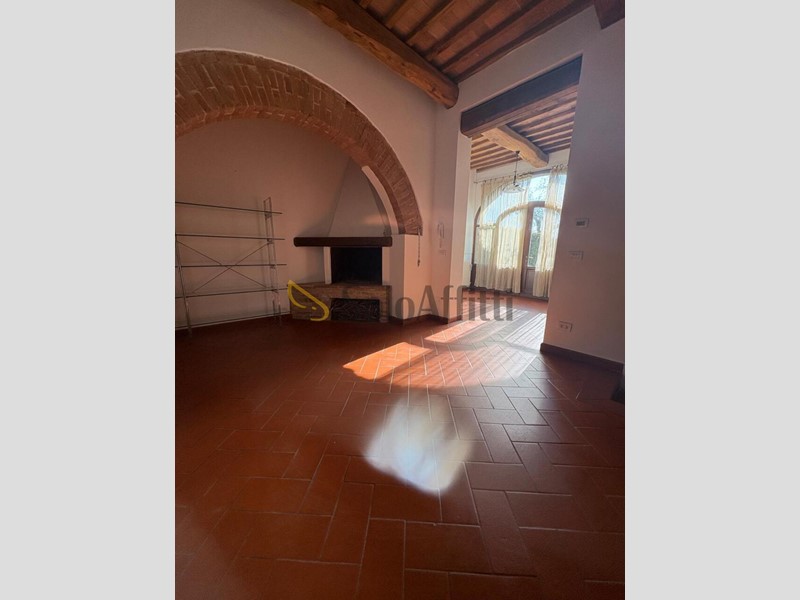 Appartamento in Affitto a Siena, zona Monastero Basso, 740&euro;, 115 m²