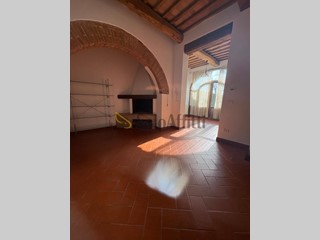 Appartamento in Affitto a Siena, zona Monastero Basso, 740&euro;, 115 m²