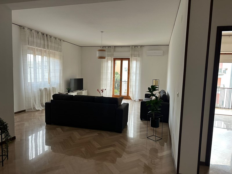 Appartamento in Affitto a Alcamo, zona VIALE EUROPA, 600&euro;, 160 m², arredato