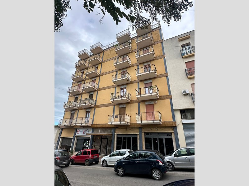 Appartamento in Vendita a Alcamo, zona VIA PIA OPERA PASTORE, 163'000&euro;, 183 m², con Box