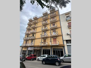 Appartamento in Vendita a Alcamo, zona VIA PIA OPERA PASTORE, 163'000&euro;, 183 m², con Box