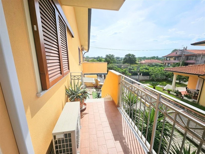 Appartamento in Vendita a Massa, zona Marina di Massa, 282'000&euro;, 110 m², arredato