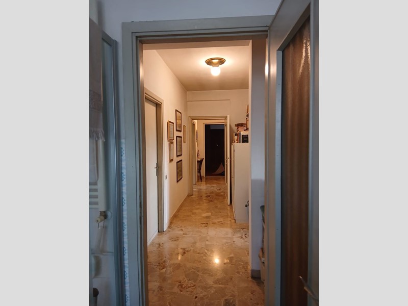 Appartamento in Vendita a Massa, 250'000&euro;, 120 m², con Box