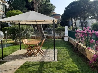Trilocale in Vendita a Follonica, zona Follonica Mare, 245'000&euro;, 61 m², arredato