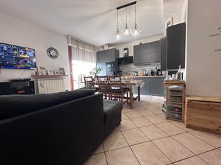 Attico in Vendita a Cascina, zona San Giorgio, 178'000&euro;, 75 m², arredato, con Box
