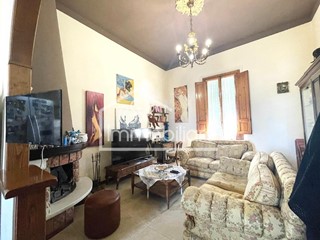 Appartamento in Vendita a Vinci, zona Sovigliana, 280'000&euro;, 120 m²