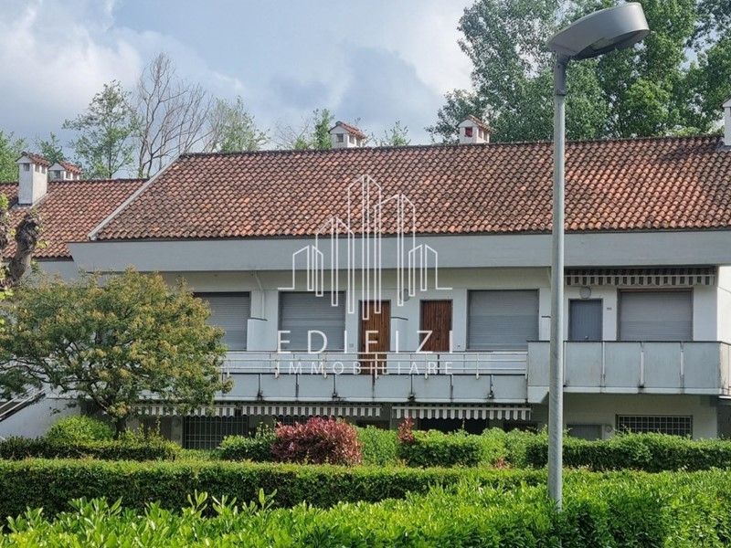 Quadrilocale in Vendita a Massa, zona Ronchi, 160'000&euro;, 50 m², arredato