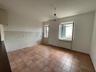 Trilocale in Vendita a Vecchiano, 160'000&euro;, 80 m², con Box