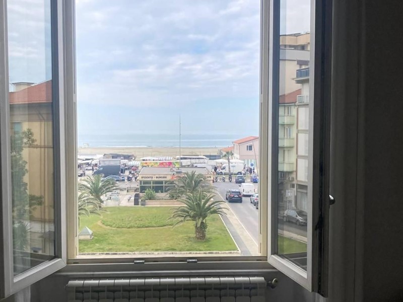 Appartamento in Vendita a Camaiore, zona Lido di Camaiore, 765'000&euro;, 140 m²