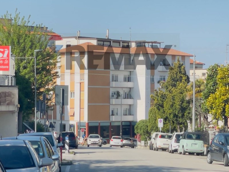 Quadrilocale in Vendita a Recanati, 150'000&euro;, 145 m²