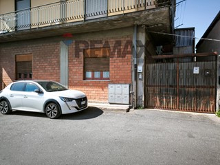 Quadrilocale in Vendita a Catania, 90'000&euro;, 79 m²