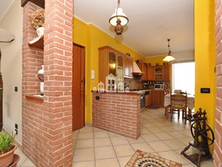 Quadrilocale in Vendita a Cuorgnè, 126'000&euro;, 95 m²