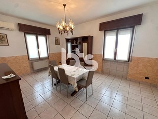 Trilocale in Vendita a Castelcovati, 140'000&euro;, 100 m²
