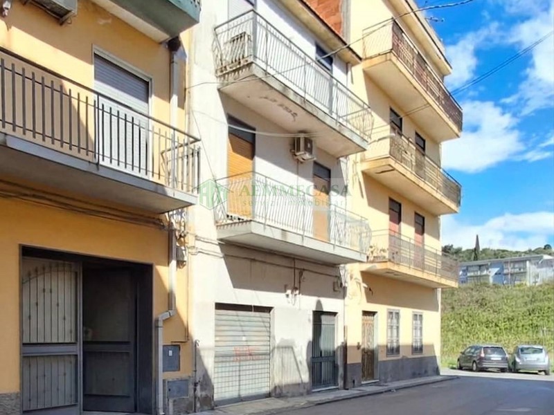 Trilocale in Vendita a Catania, 98'000&euro;, 85 m²