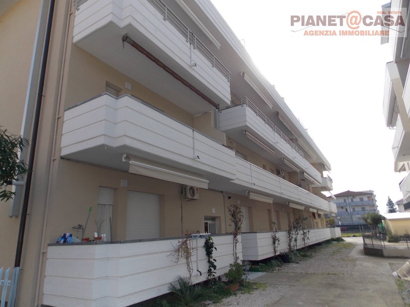 Quadrilocale in Vendita a Alba Adriatica, 195'000&euro;, 140 m²