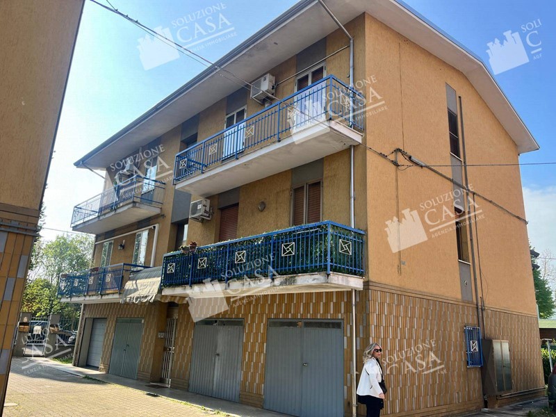 Quadrilocale in Vendita a Cento, 128'000&euro;, 88 m²