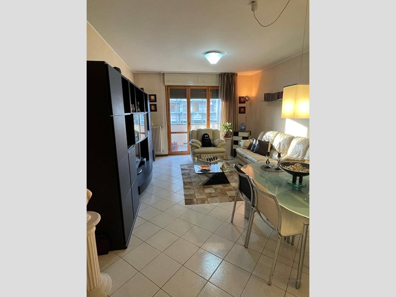 Trilocale in Vendita a Bergamo, 190'000&euro;, 98 m²