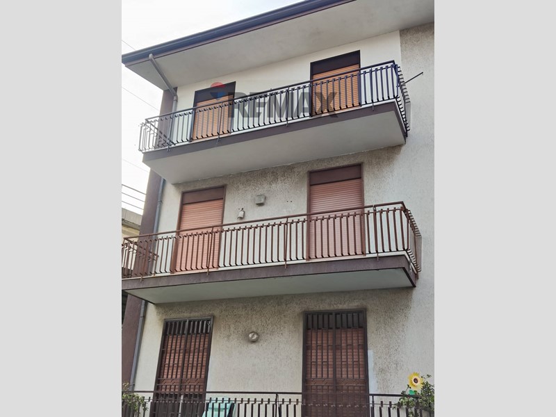 Trilocale in Vendita a Mascali, 100'000&euro;, 66 m²