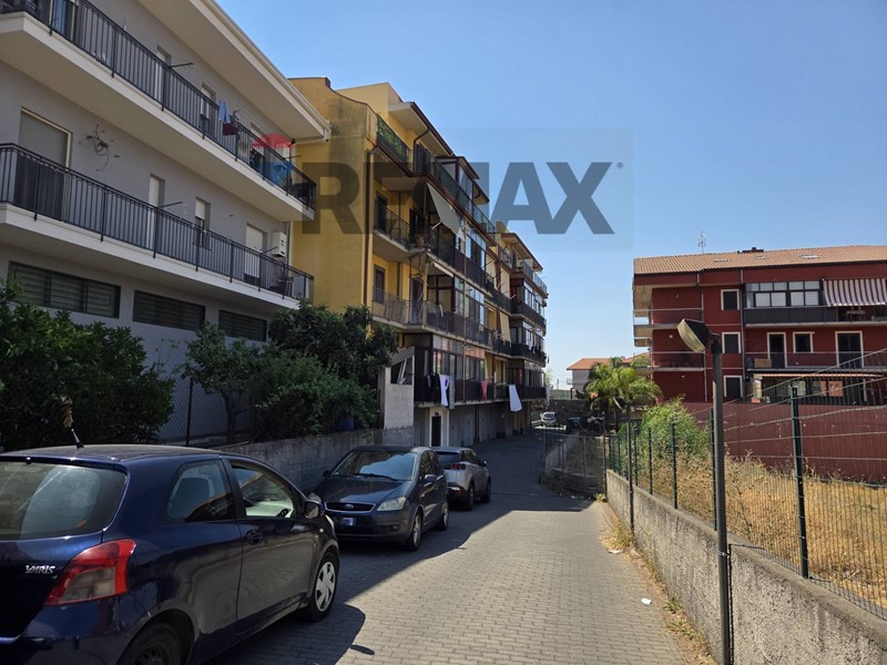 Trilocale in Vendita a Camporotondo Etneo, 130'000&euro;, 100 m²