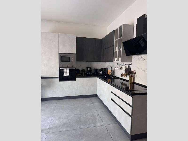 Appartamento in Vendita a Modena, 320'000&euro;, 140 m²