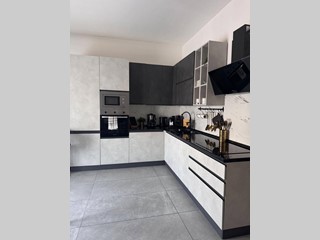 Appartamento in Vendita a Modena, 320'000&euro;, 140 m²