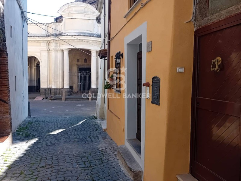 Trilocale in Vendita a Sutri, 105'000&euro;, 65 m²