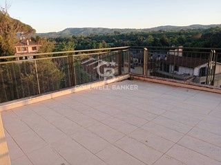 Attico in Vendita a Sutri, 190'000&euro;, 130 m²