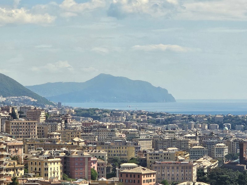 Appartamento in Vendita a Genova, 145'000&euro;, 74 m²