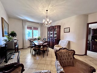 Appartamento in Vendita a Pordenone, 170'000&euro;, 125 m²