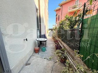 Appartamento in Vendita a Imperia, 165'000&euro;, 108 m²