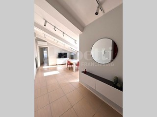 Trilocale in Affitto a Napoli, 900&euro;, 80 m²