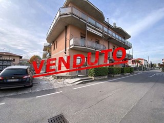 Bilocale in Vendita a Osio Sotto, 67'000&euro;, 62 m², con Box