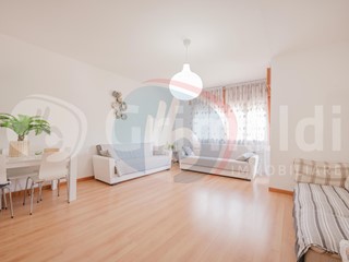 Appartamento in Vendita a Padova, 185'000&euro;, 124 m², con Box