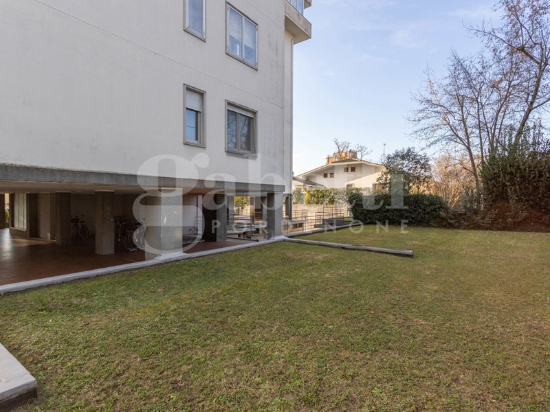 Quadrilocale in Vendita a Pordenone, 95'000&euro;, 97 m², con Box