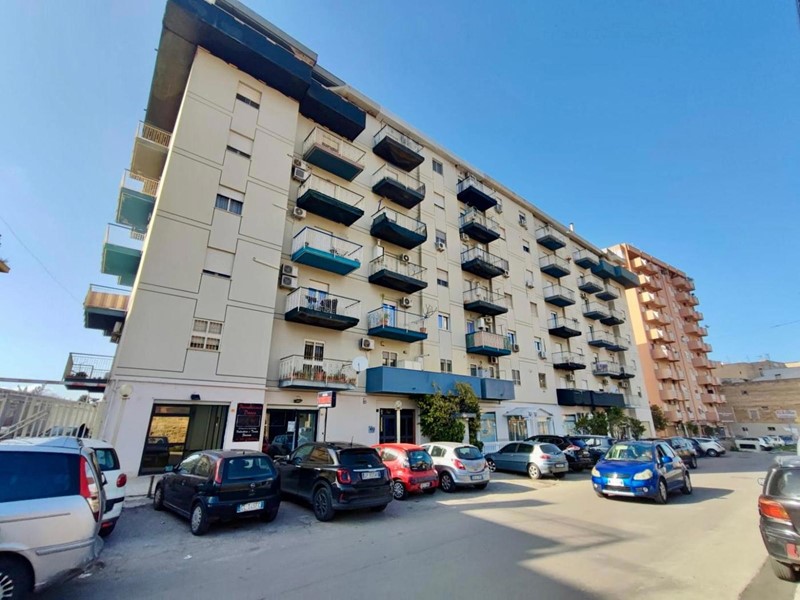 Trilocale in Vendita a Palermo, 115'000&euro;, 100 m²