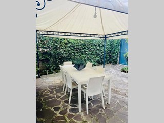 Appartamento in Affitto a Pozzuoli, 1'600&euro;, 80 m², arredato