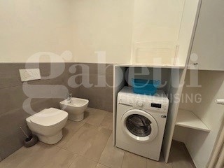 Bilocale in Vendita a Piacenza, 160'000&euro;, 94 m², arredato, con Box