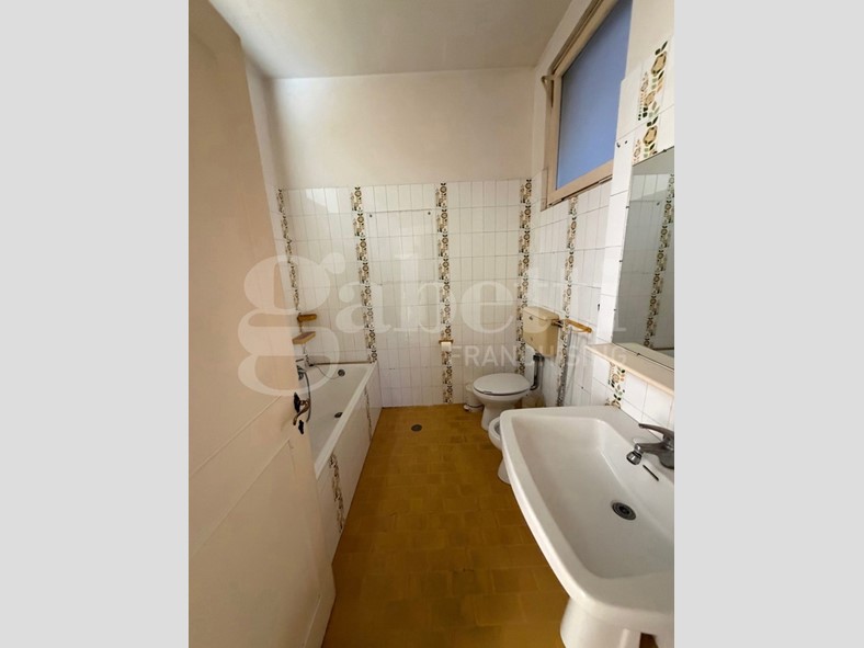 Quadrilocale in Vendita a Terni, 85'000&euro;, 100 m²