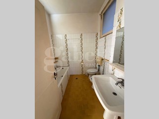 Quadrilocale in Vendita a Terni, 85'000&euro;, 100 m²