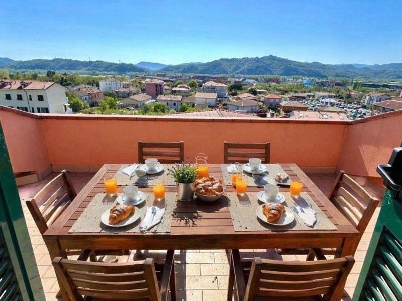 Appartamento in Vendita a Santo Stefano di Magra, 250'000&euro;, 125 m²